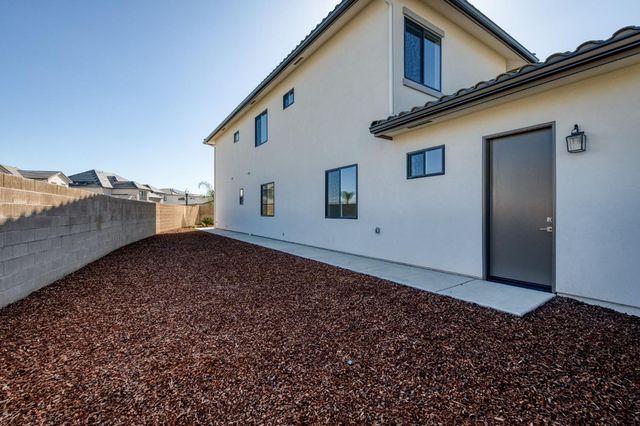 11664 N Range View Drive, Fresno, CA 93730