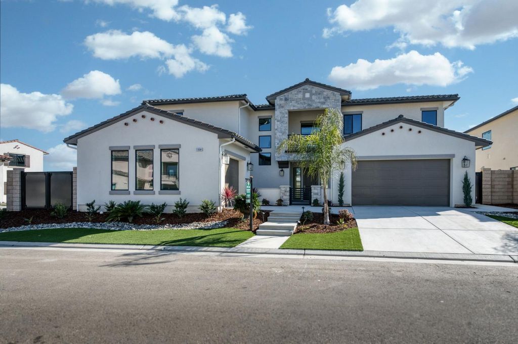 Image 1 of property listing at 11664 N Range View Drive, Fresno, CA 93730