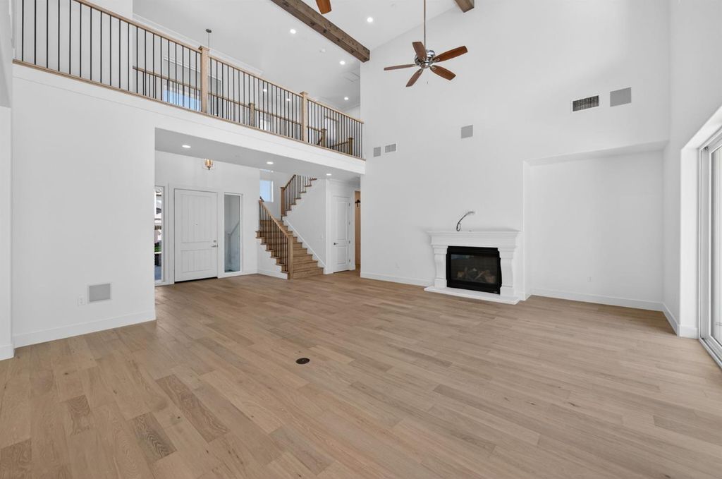 Image 12 of property listing at 11664 N Range View Drive, Fresno, CA 93730