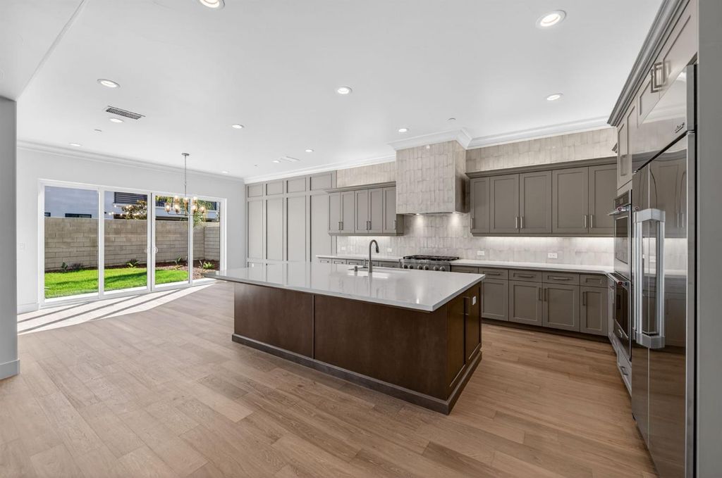 Image 14 of property listing at 11664 N Range View Drive, Fresno, CA 93730