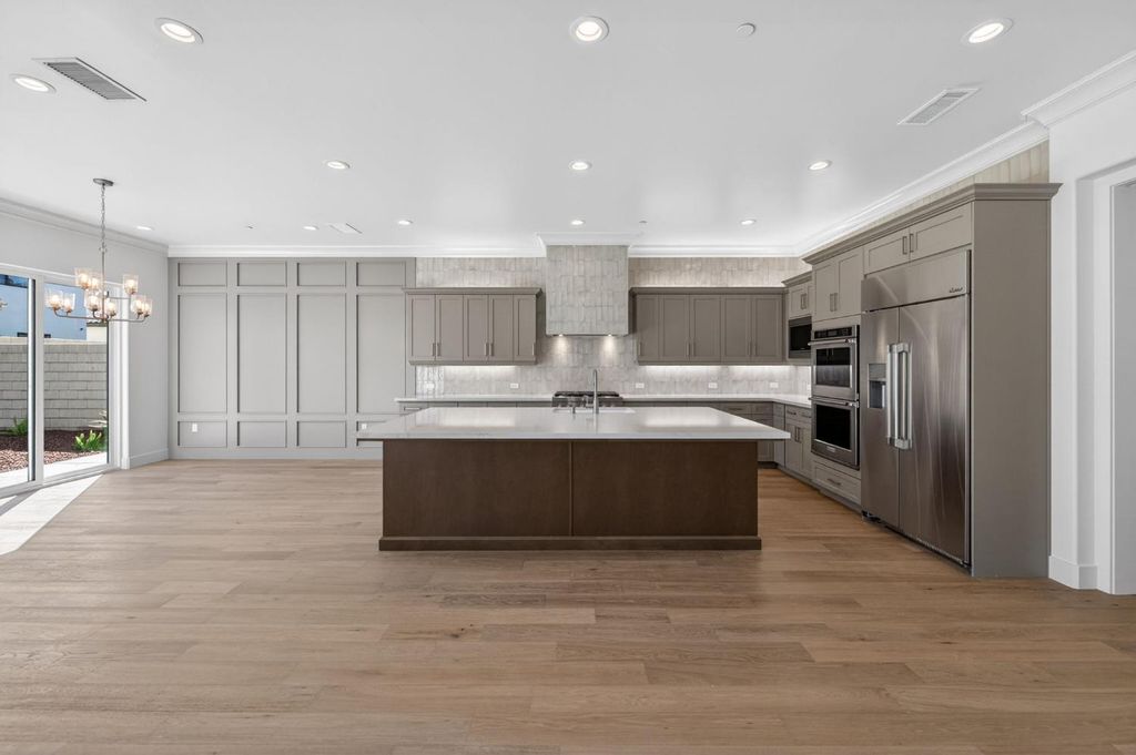 Image 15 of property listing at 11664 N Range View Drive, Fresno, CA 93730