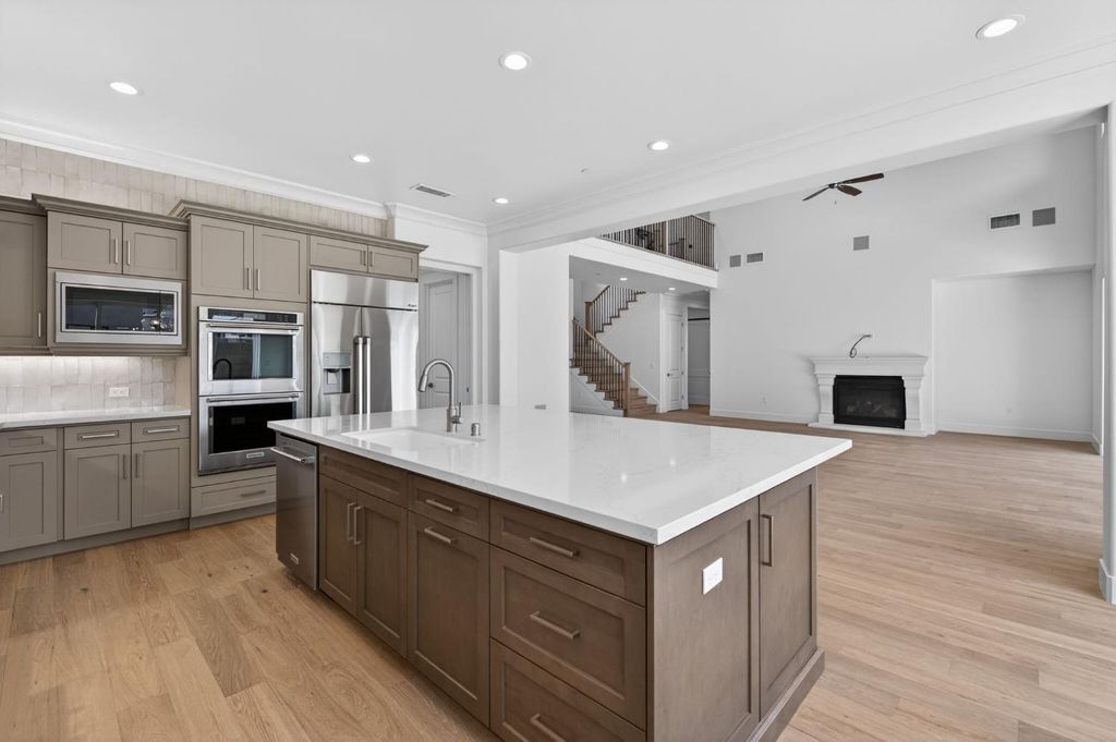 Image 24 of property listing at 11664 N Range View Drive, Fresno, CA 93730