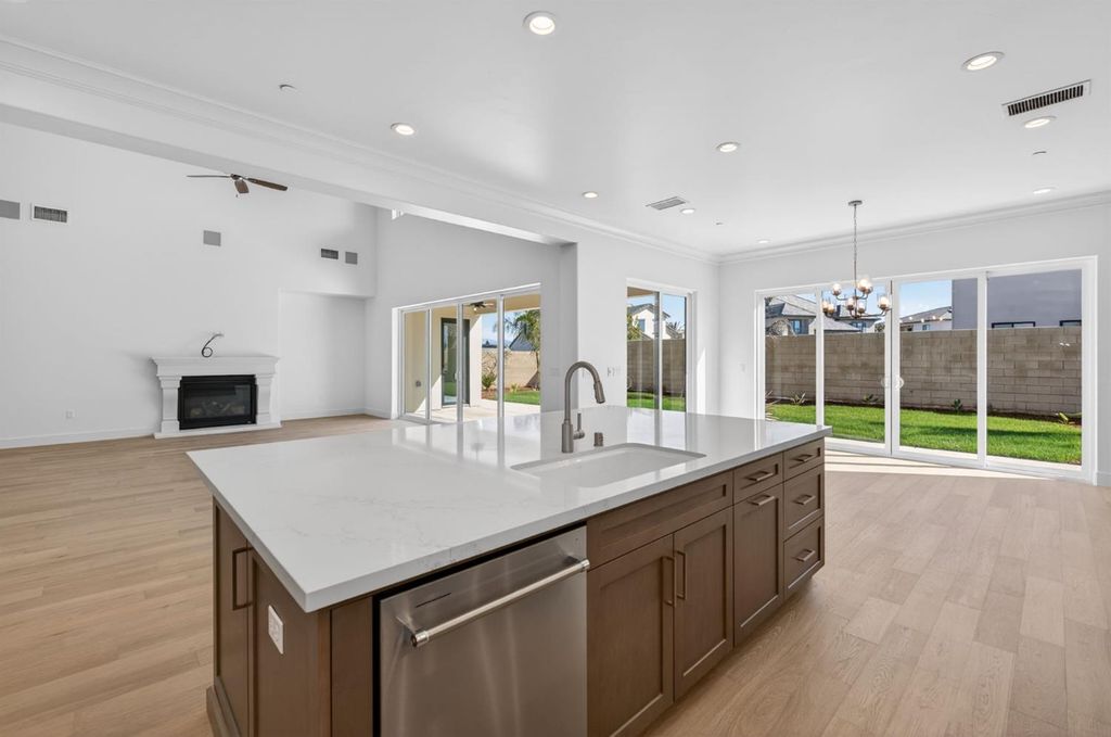 Image 25 of property listing at 11664 N Range View Drive, Fresno, CA 93730