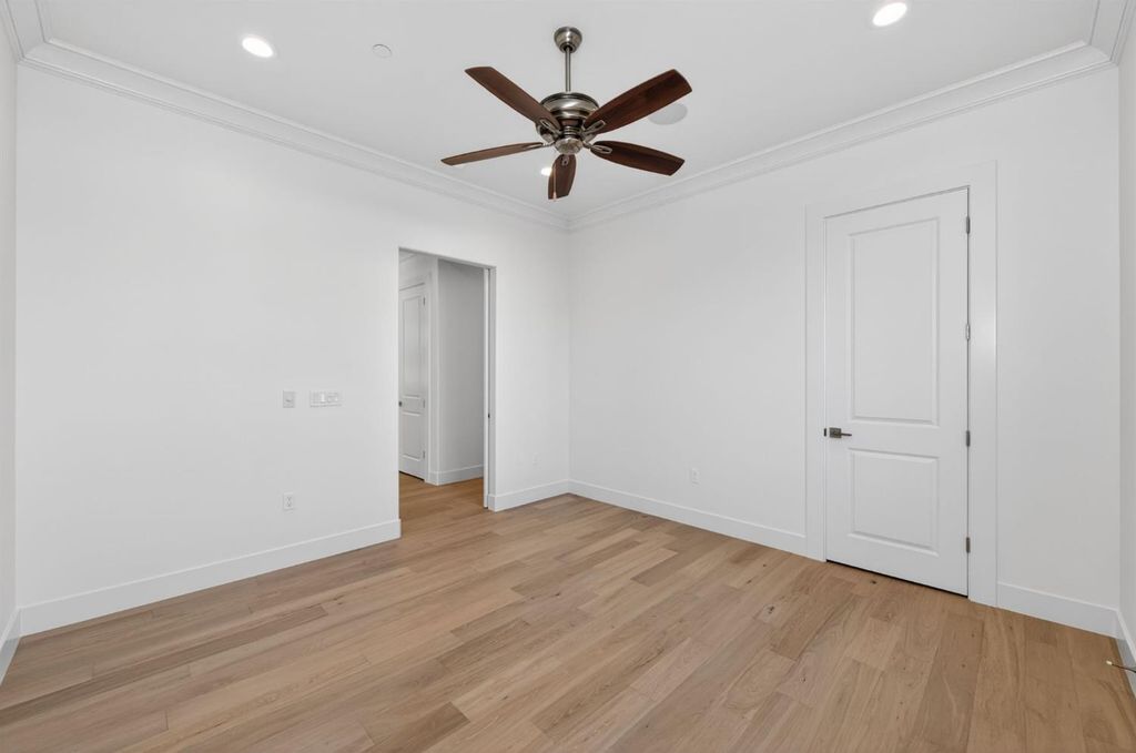 Image 34 of property listing at 11664 N Range View Drive, Fresno, CA 93730