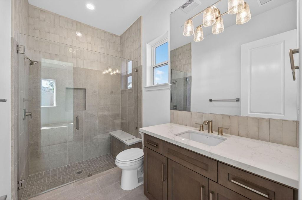 Image 38 of property listing at 11664 N Range View Drive, Fresno, CA 93730