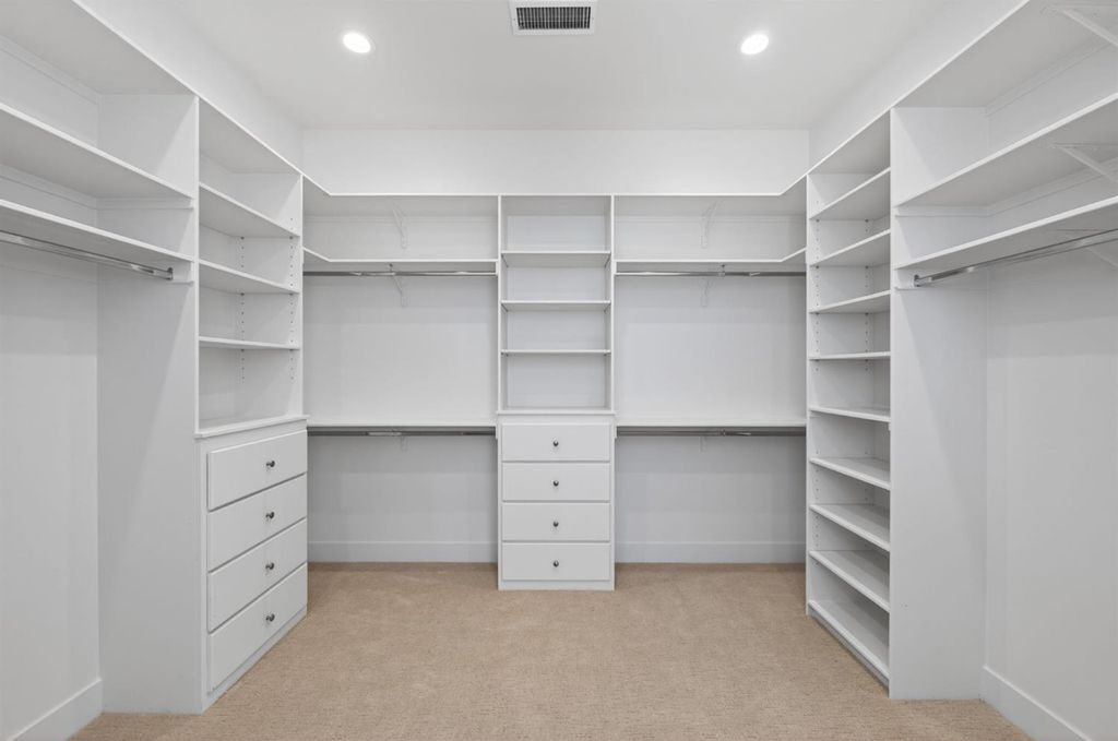 Image 54 of property listing at 11664 N Range View Drive, Fresno, CA 93730