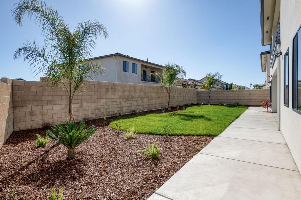 Image 56 of property listing at 11664 N Range View Drive, Fresno, CA 93730