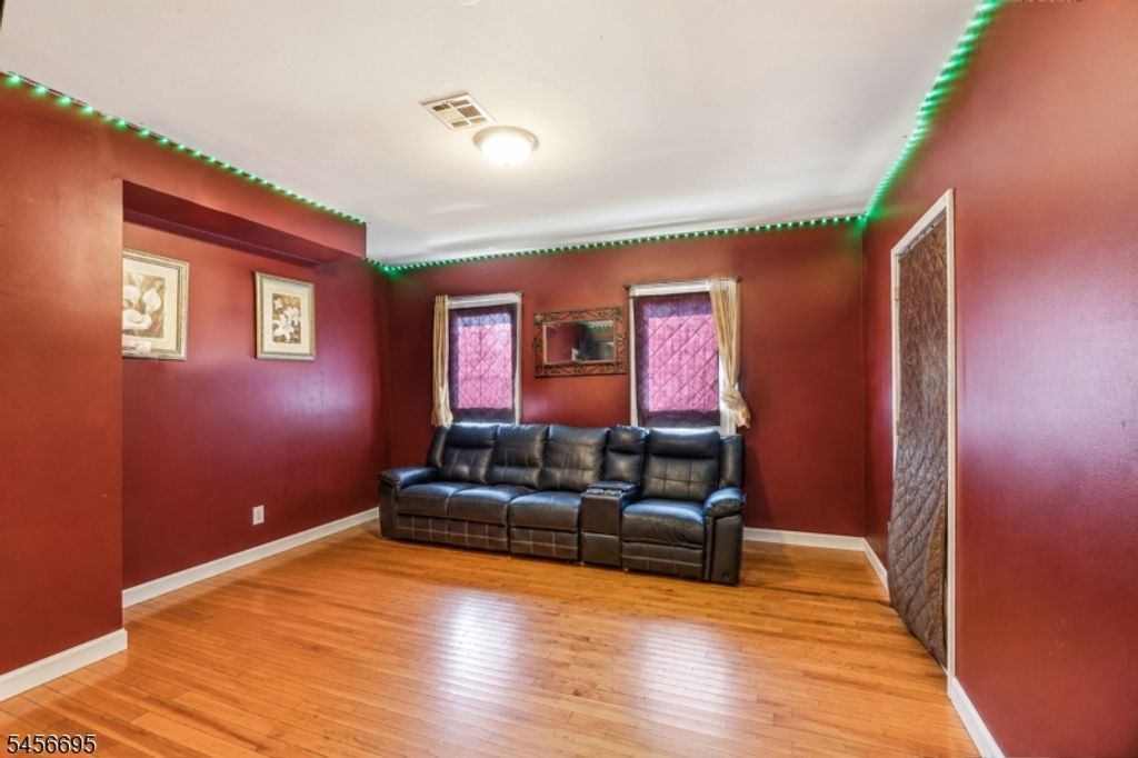 34 Hillman St, Paterson City, NJ 07522 — photo 3