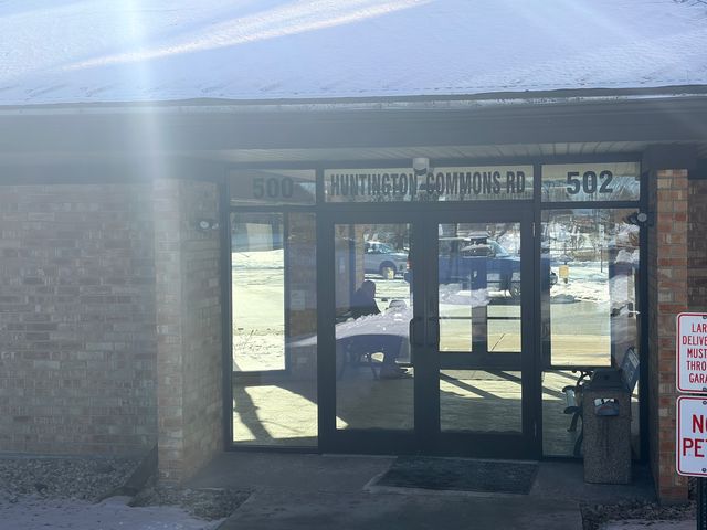 500 W Huntington Commons Road 255, Mount Prospect, IL 60056