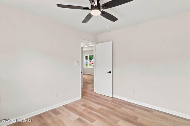 7208 Earl Dr, Louisville, KY 40258