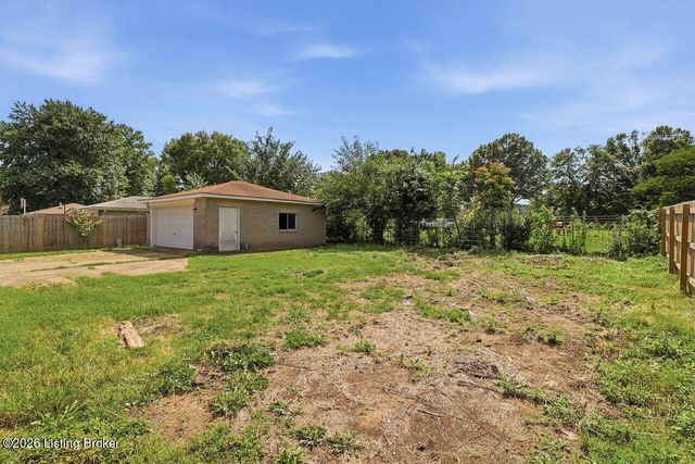 7208 Earl Dr, Louisville, KY 40258