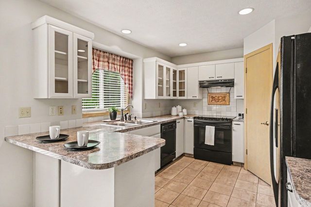 23939 MCPHERSON Avenue, Council Bluffs, IA 51503