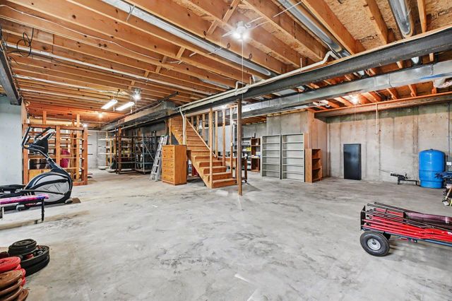 23939 MCPHERSON Avenue, Council Bluffs, IA 51503