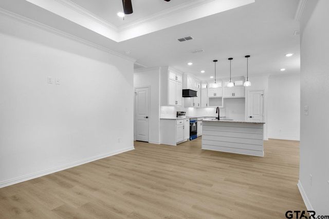 1610 W Barrett, Tyler, TX 75702