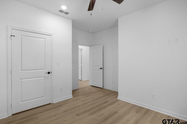 1610 W Barrett, Tyler, TX 75702