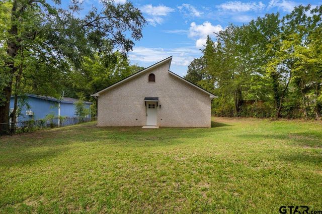 1610 W Barrett, Tyler, TX 75702