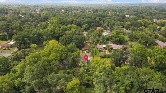 1610 W Barrett, Tyler, TX 75702