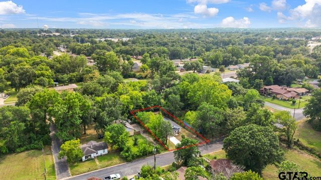 1610 W Barrett, Tyler, TX 75702