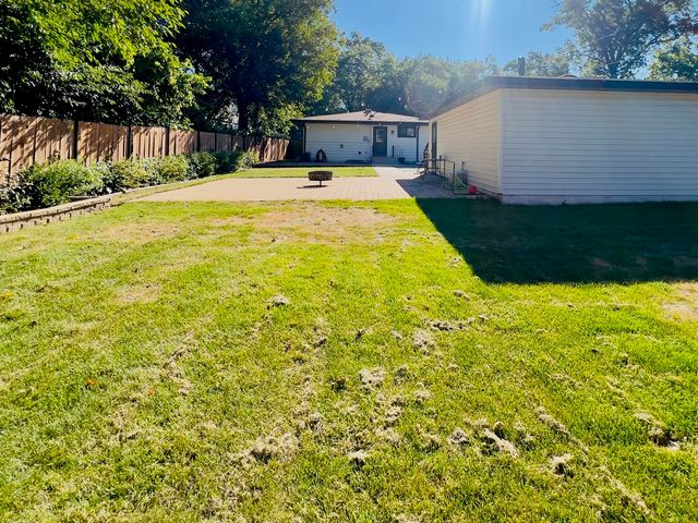 17750 Clyde Avenue, Lansing, IL 60438