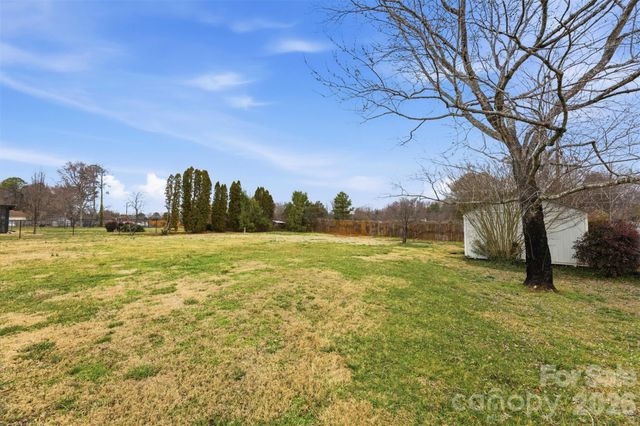 121 Gregory Court, Mount Holly, NC 28120