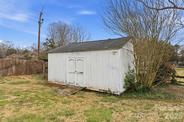 121 Gregory Court, Mount Holly, NC 28120