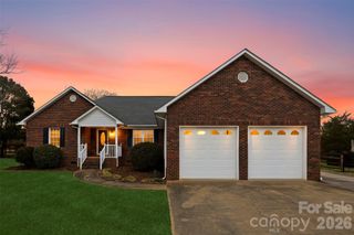 121 Gregory Court, Mount Holly, NC 28120