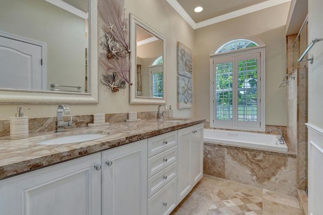 1 VIA VERONA, Palm Beach Gardens, FL 33418