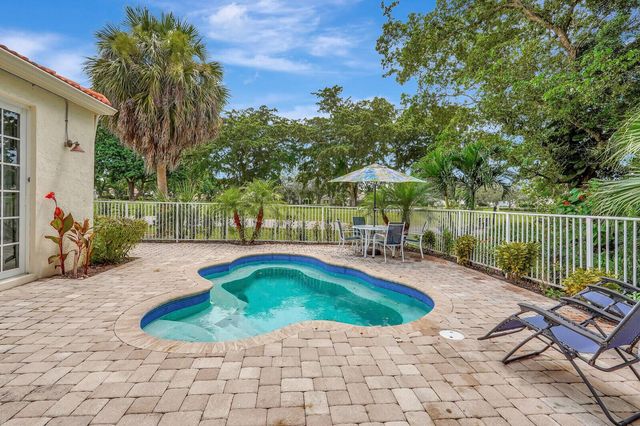 1 VIA VERONA, Palm Beach Gardens, FL 33418