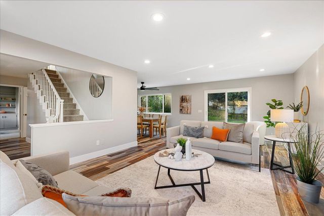 1022 Charleston Cir, Roseville, CA 95661