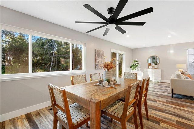 1022 Charleston Cir, Roseville, CA 95661