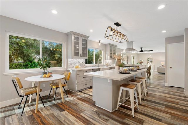 1022 Charleston Cir, Roseville, CA 95661