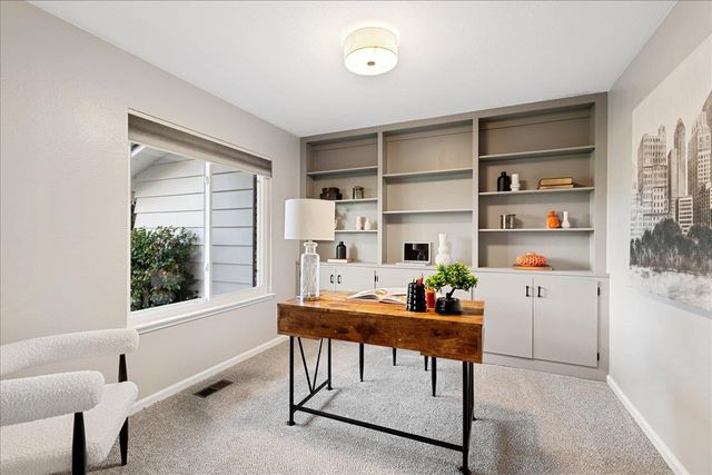 1022 Charleston Cir, Roseville, CA 95661