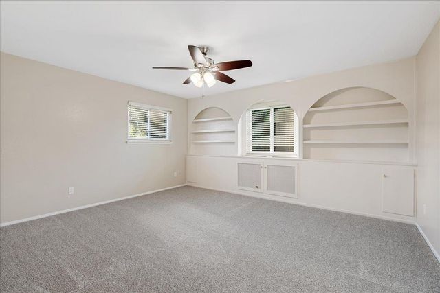 1022 Charleston Cir, Roseville, CA 95661