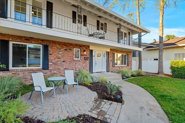 1022 Charleston Cir, Roseville, CA 95661