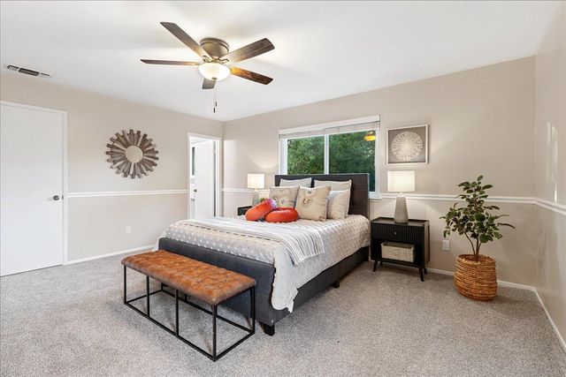 1022 Charleston Cir, Roseville, CA 95661