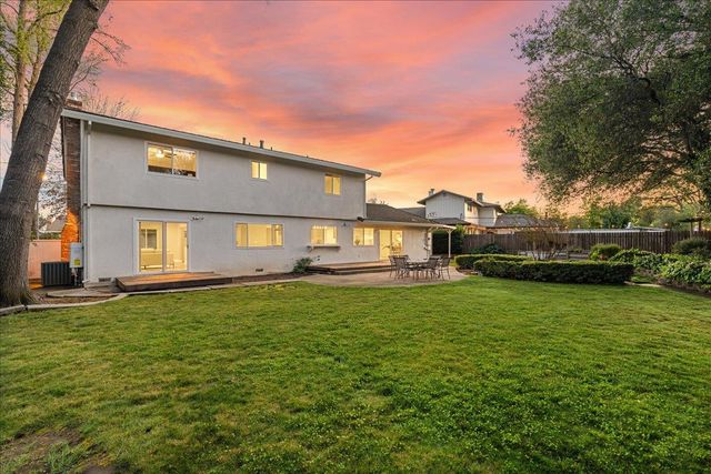 1022 Charleston Cir, Roseville, CA 95661