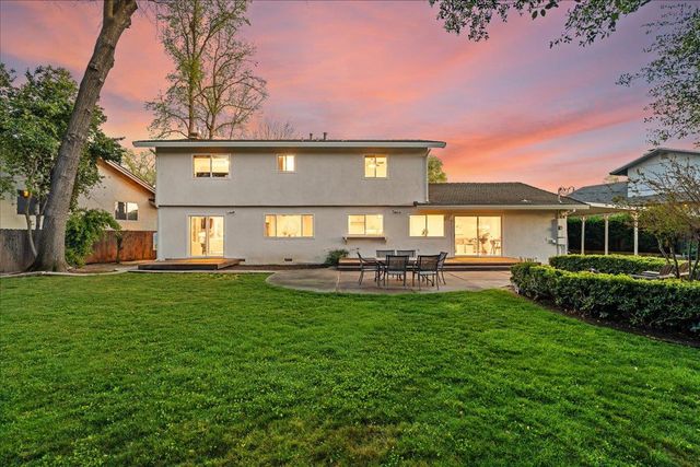 1022 Charleston Cir, Roseville, CA 95661