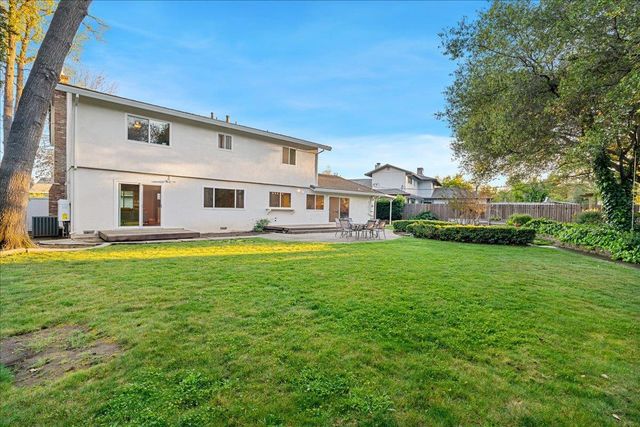 1022 Charleston Cir, Roseville, CA 95661