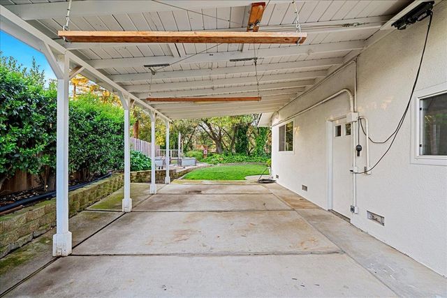 1022 Charleston Cir, Roseville, CA 95661