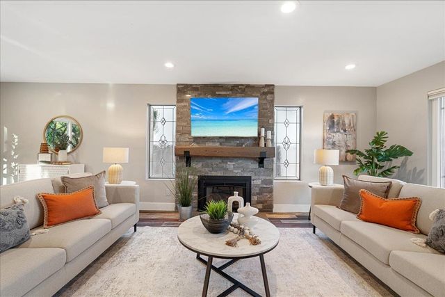 1022 Charleston Cir, Roseville, CA 95661