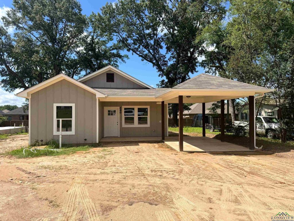 240 Elm Street, Winona, TX 75792