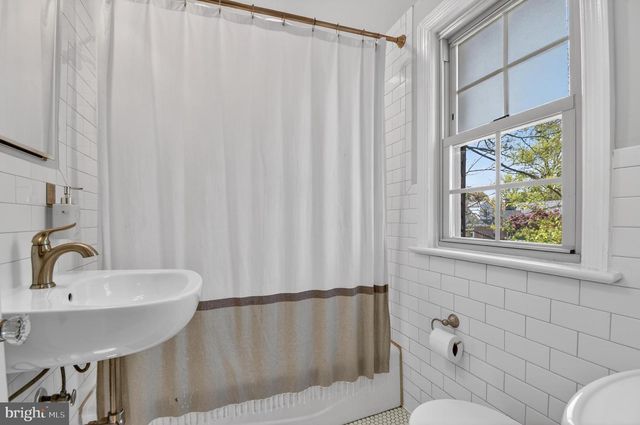 8306 QUEEN ANNES DR, Silver Spring, MD 20910