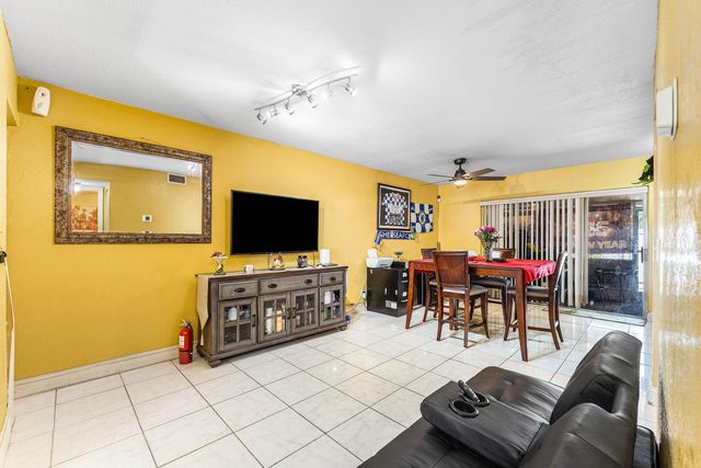 1105 NW 80th Terrace E, Margate, FL 33063