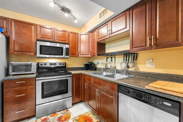 1105 NW 80th Terrace E, Margate, FL 33063