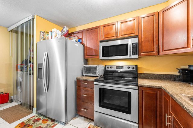 1105 NW 80th Terrace E, Margate, FL 33063