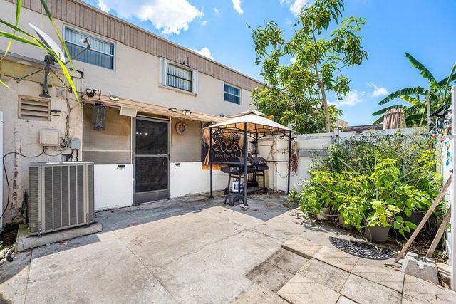 1105 NW 80th Terrace E, Margate, FL 33063
