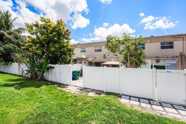 1105 NW 80th Terrace E, Margate, FL 33063