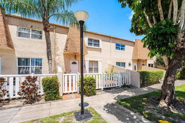 1105 NW 80th Terrace E, Margate, FL 33063