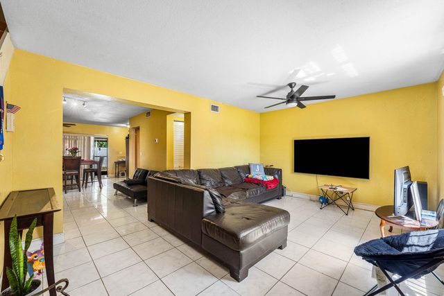 1105 NW 80th Terrace E, Margate, FL 33063