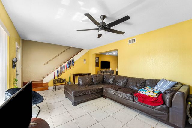1105 NW 80th Terrace E, Margate, FL 33063
